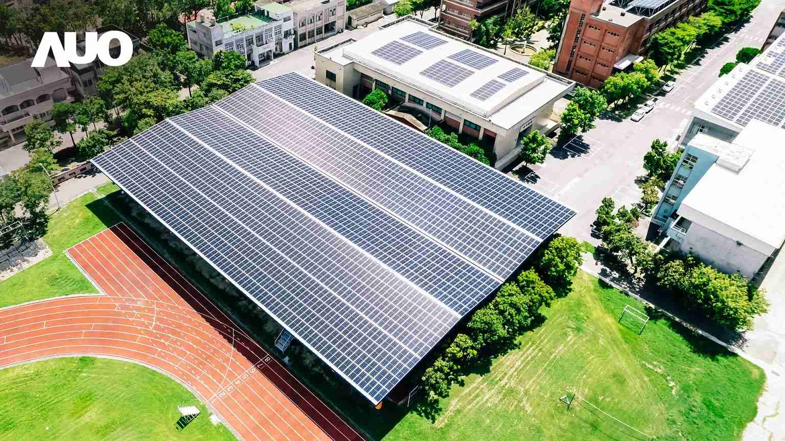 森林舞会SunSteel光电整合型浪板具备快速安装、、轻量化优势，，，可提升15%发电效能，，，通过国际IEC与台湾VPC认证安全、、、防漏、、耐候标准